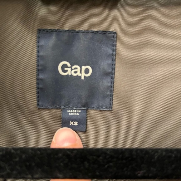 Gap Olive Green Windbreaker Rain Jacket with Pockets and Cinched Waist - Picture 4 of 8